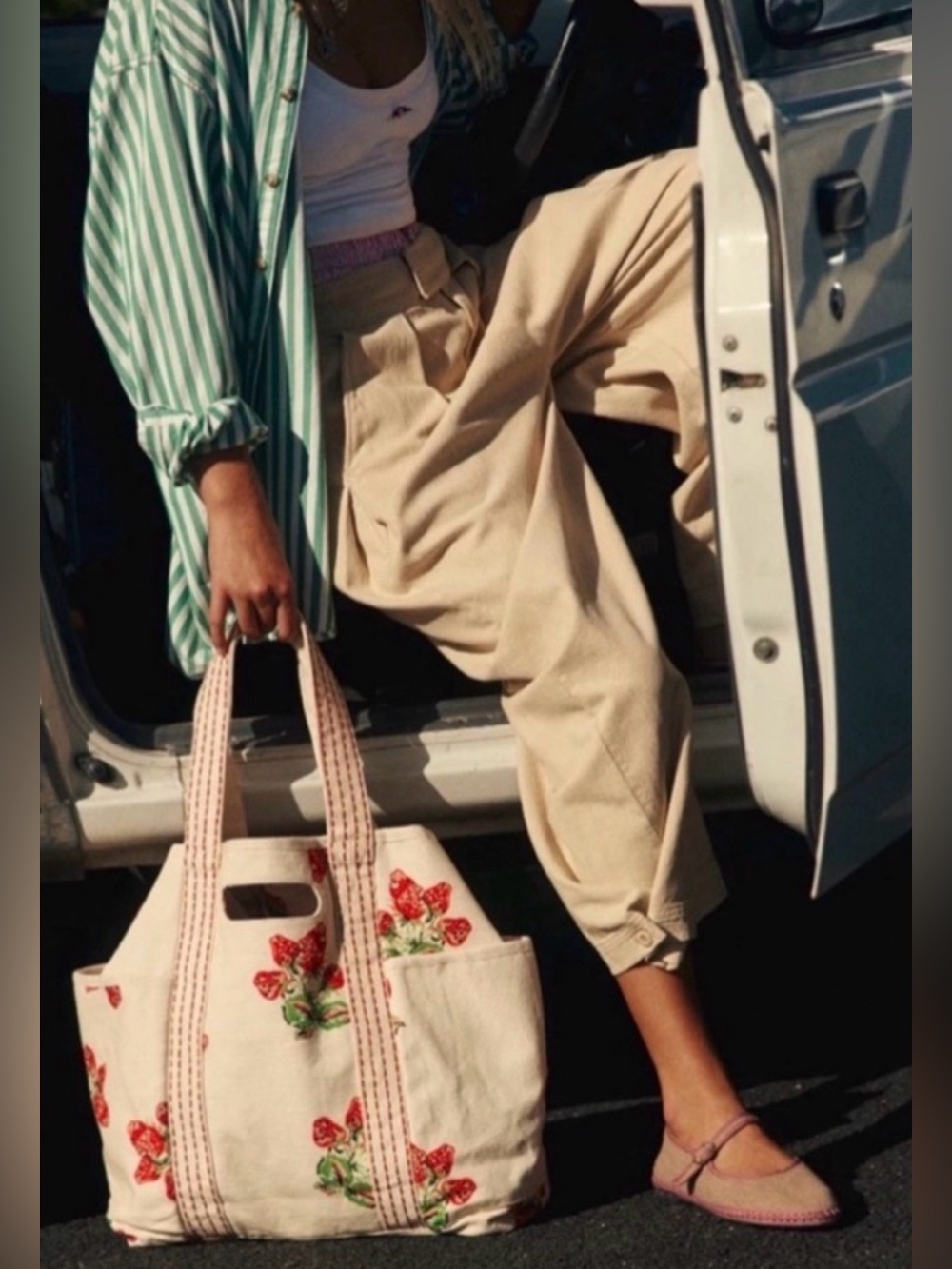Free People Strawberry Caravan Canvas Tote ๐New with tags!!๐ฅ - Picture 13 of 16